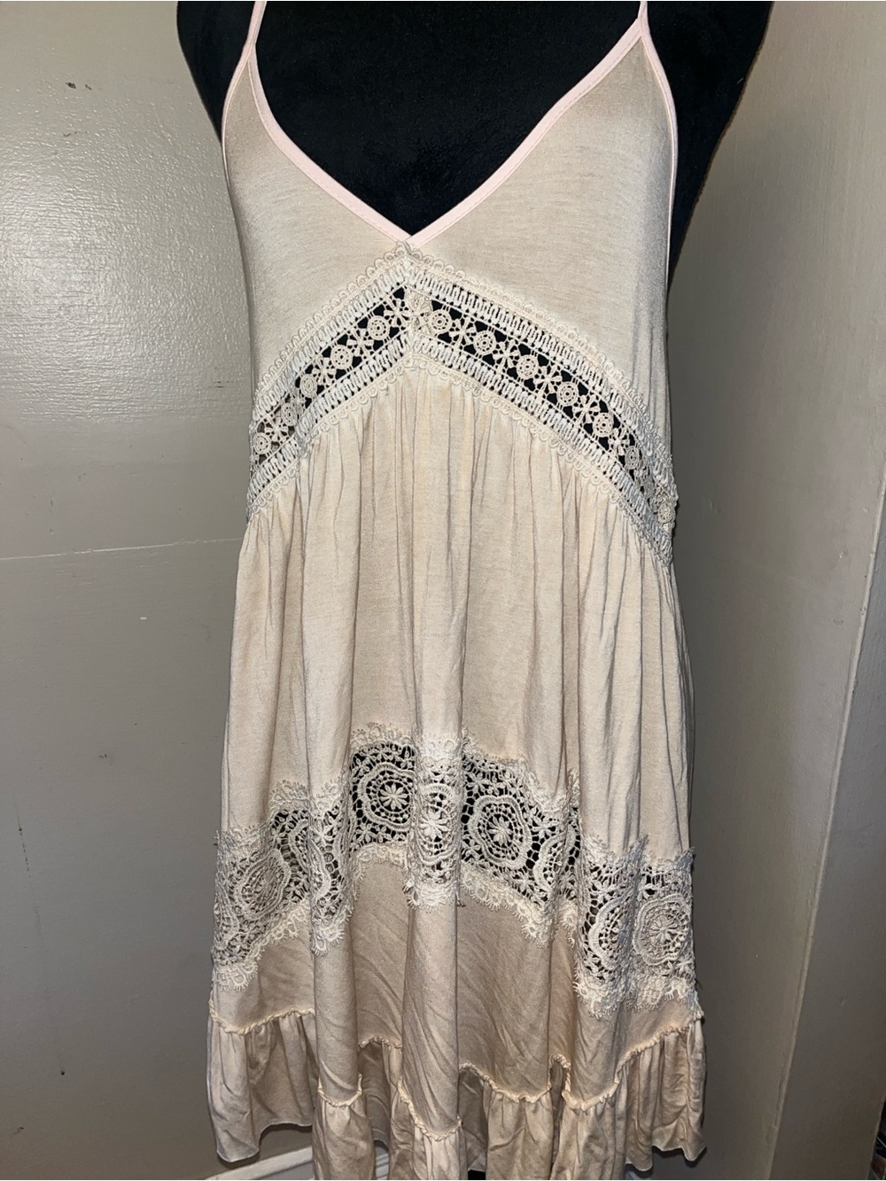 POL  Cream with Light Pink Spaghetti Strap Tank Lace Insert Size S lots of room